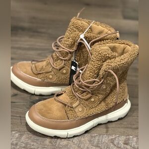 Sorel explorer II Joan cozy boots